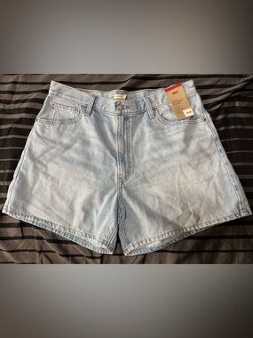 NEW Levi's Light Blue Cinch Mid-High Denim Shorts - Womens Size 33